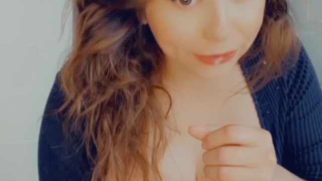 Slutty Solyluna24 sucks dildo