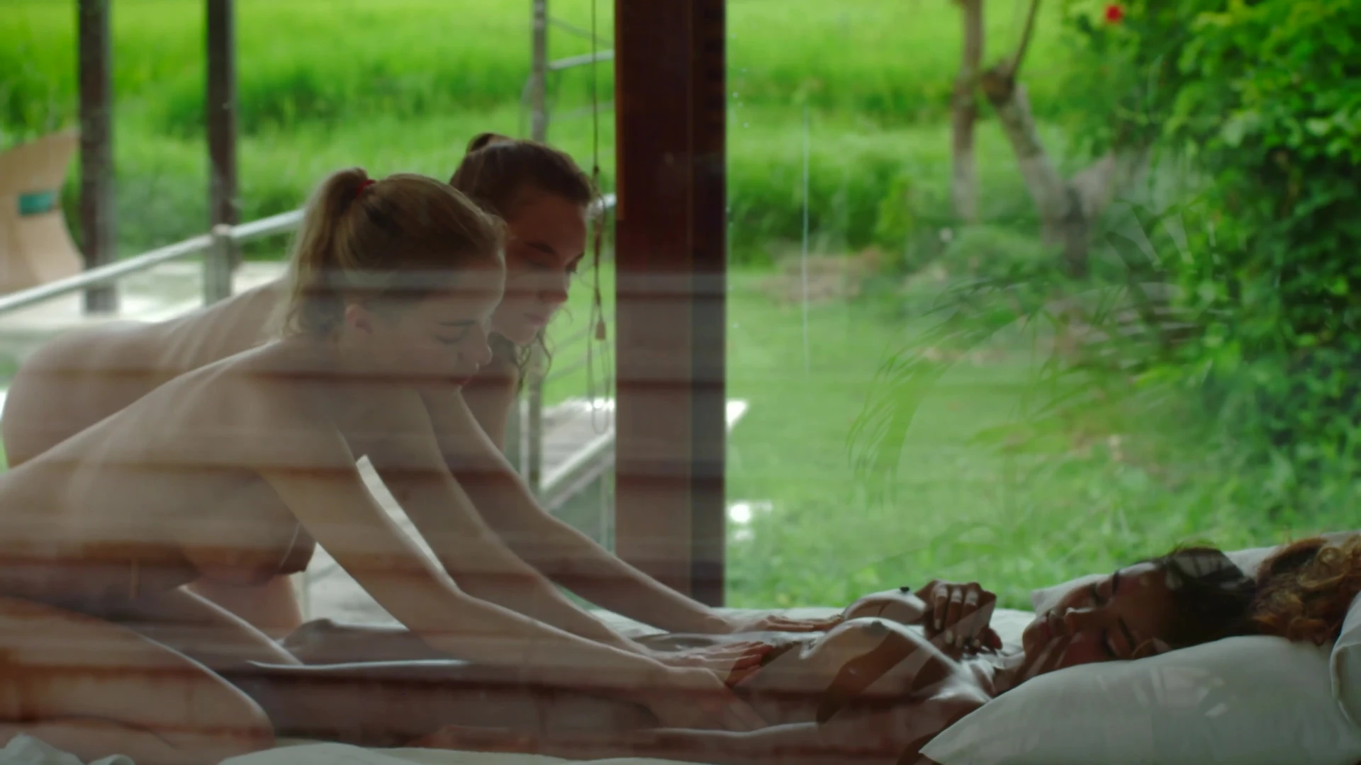 Putri Cinta three hot chicks sensual massage! Dank sextape