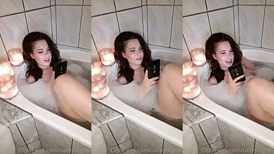 Sexy Babe Railey Diesel teasing naked in bathtub