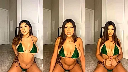 Lildedjanet stripping from her bikini