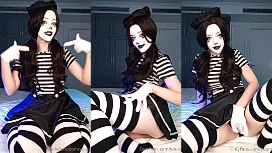 Aldorachan rubbing that mime pussy