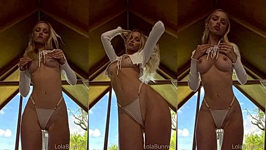 Yambogdini teasing her teen naked body in the morning