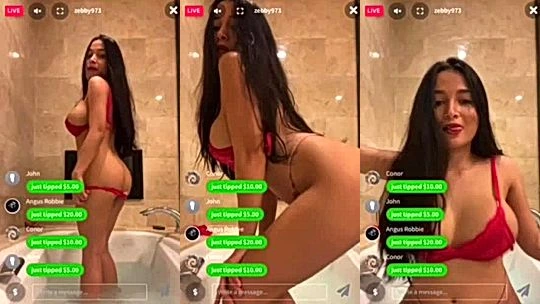 Hot Girl Pandora Kaaki flashing her pussy on livestream