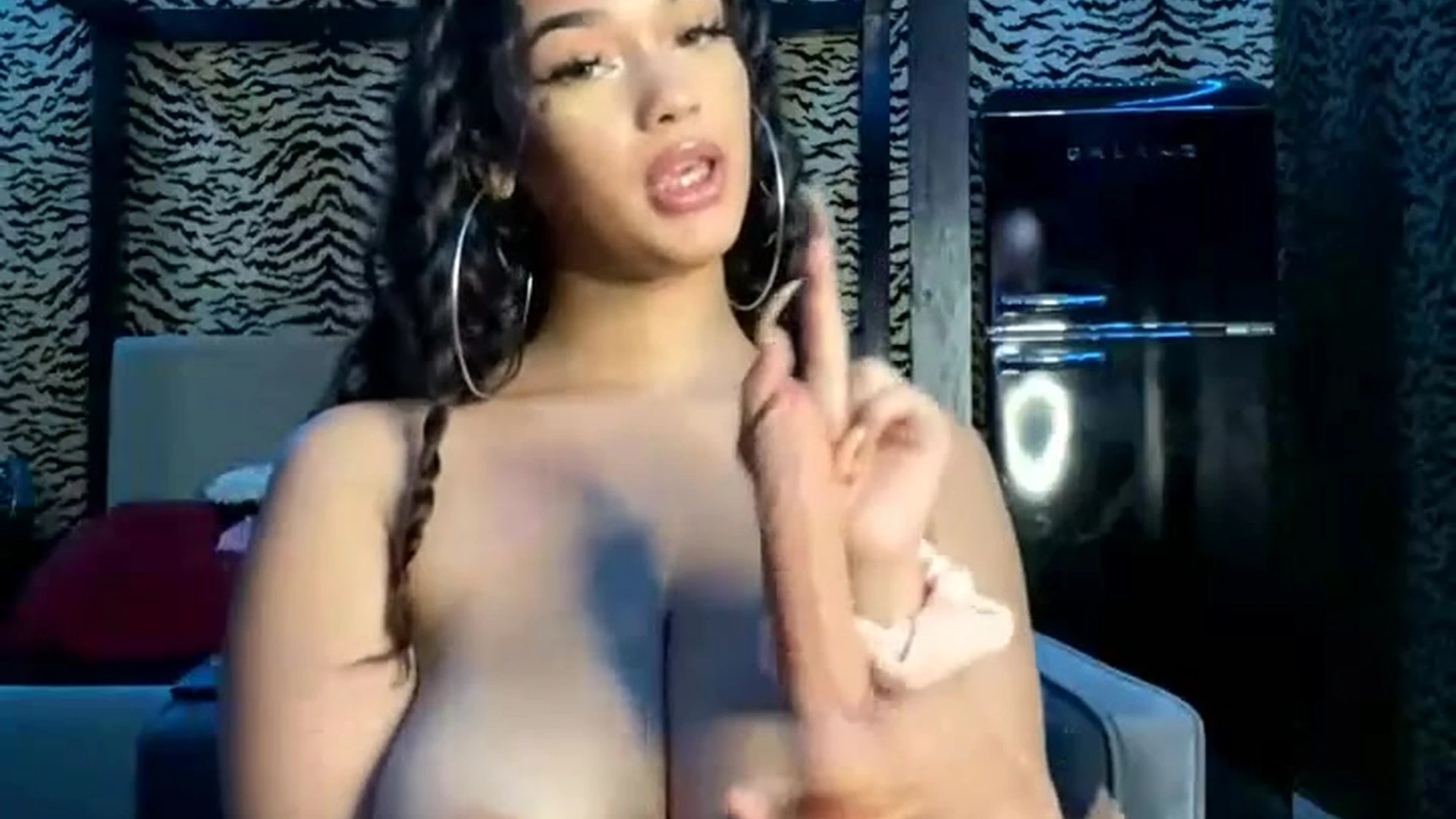 Alexis Arias playing with dildo online