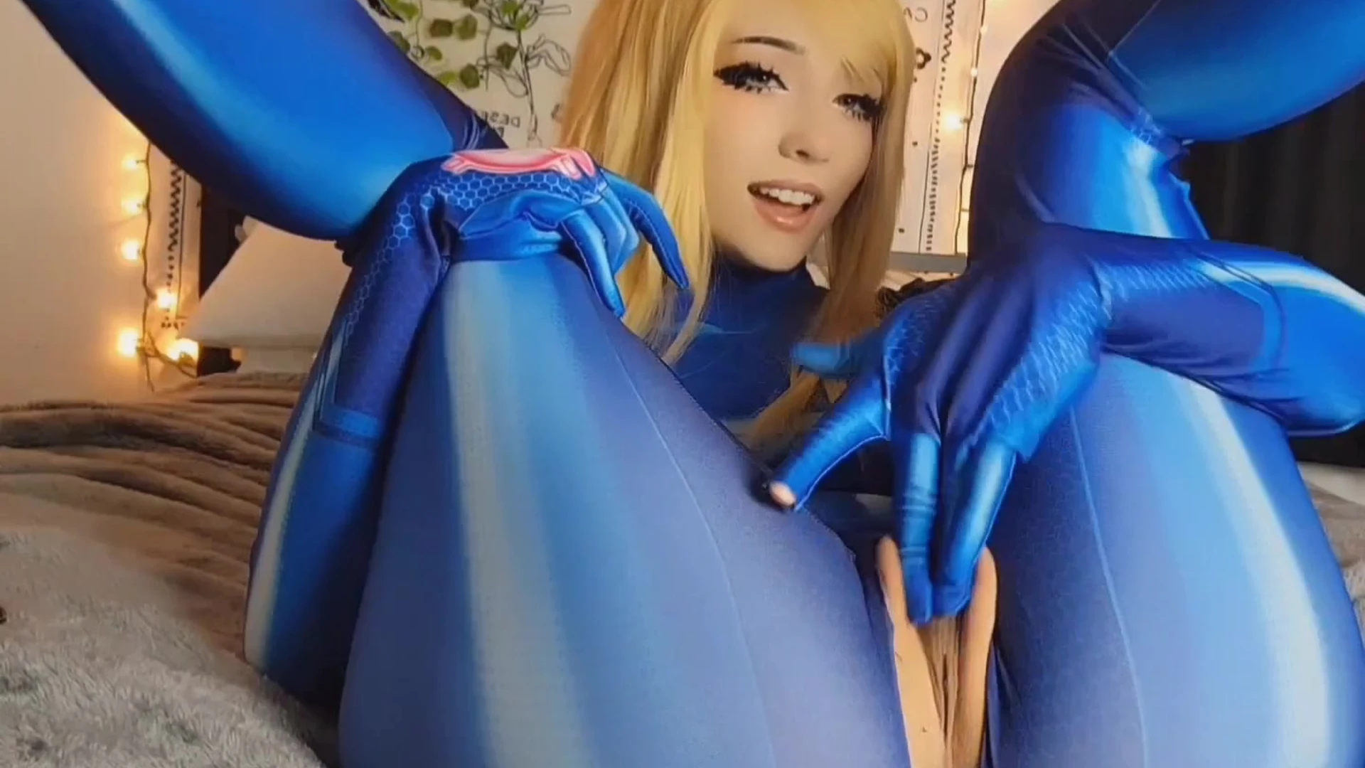 Skye Summers rubbing her pussy in ripped cosplay