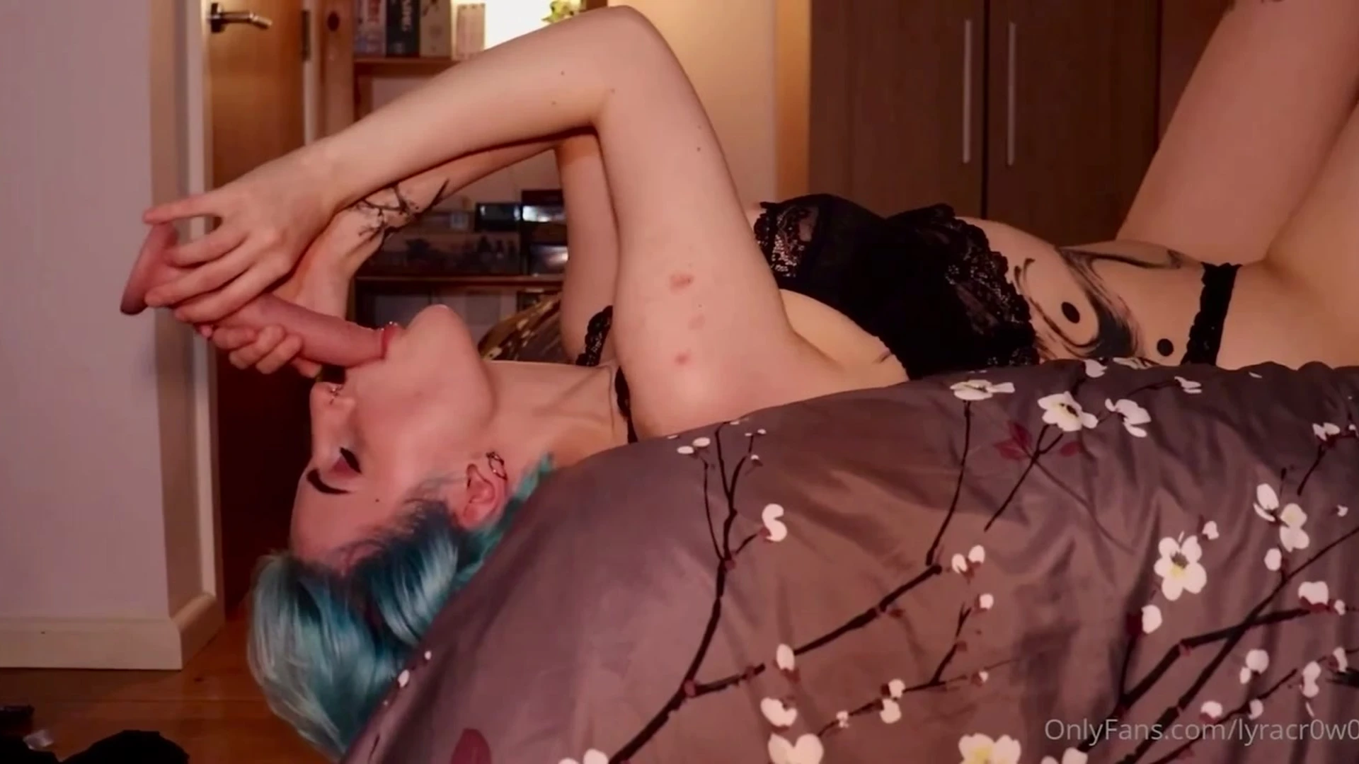 sexy chick Lyra crow reverse deepthroat a dildo! DankFap