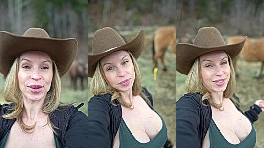 Kali Knockers flashing her tits wearing cowboy hat