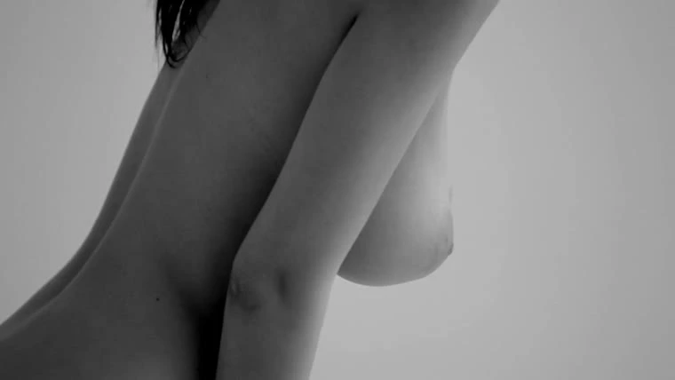 Hot girl Emily Ratajkowski showing off her big naked tits