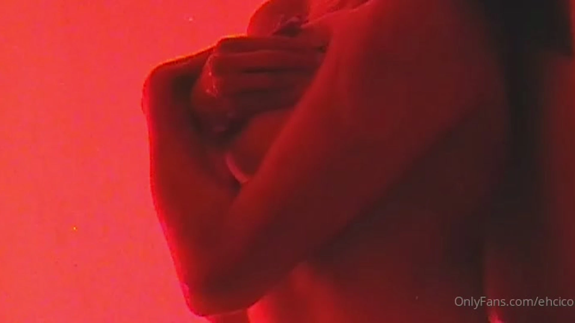 beautiful girl Ehcico teasing her naked body in the red room